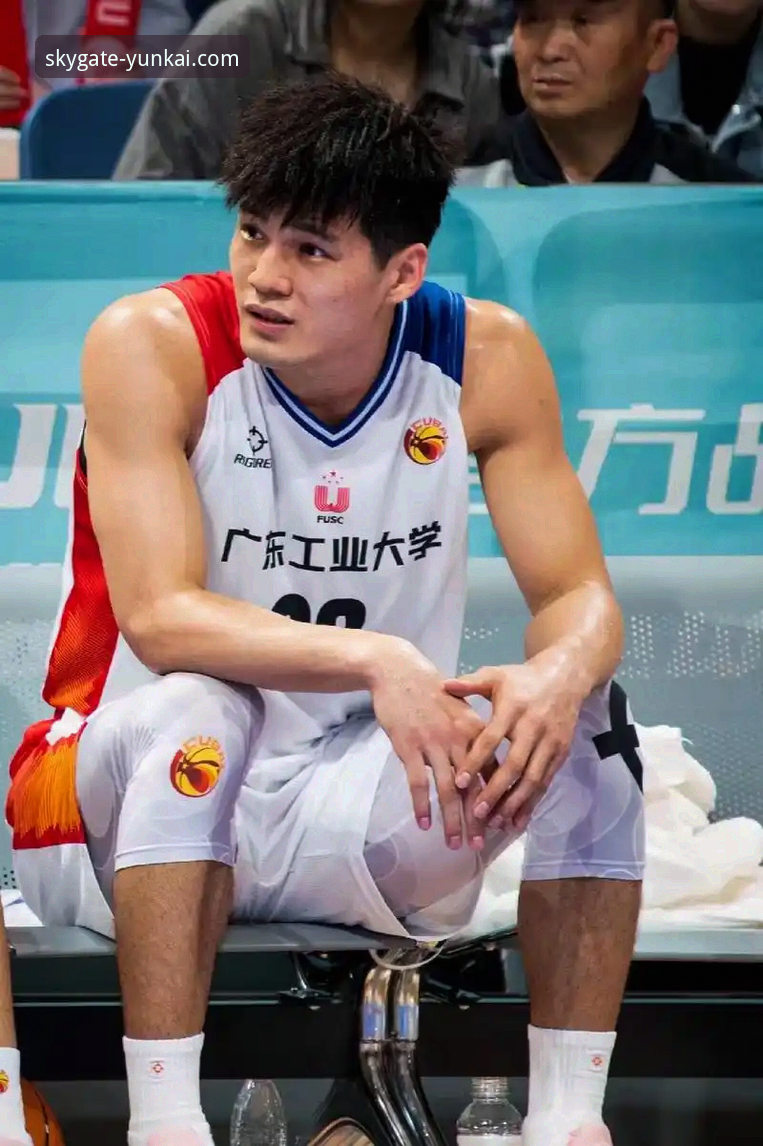 CBA状元陈国豪回避条款升级vs老东家：云开体育用户亲历的两次观赛对比体验